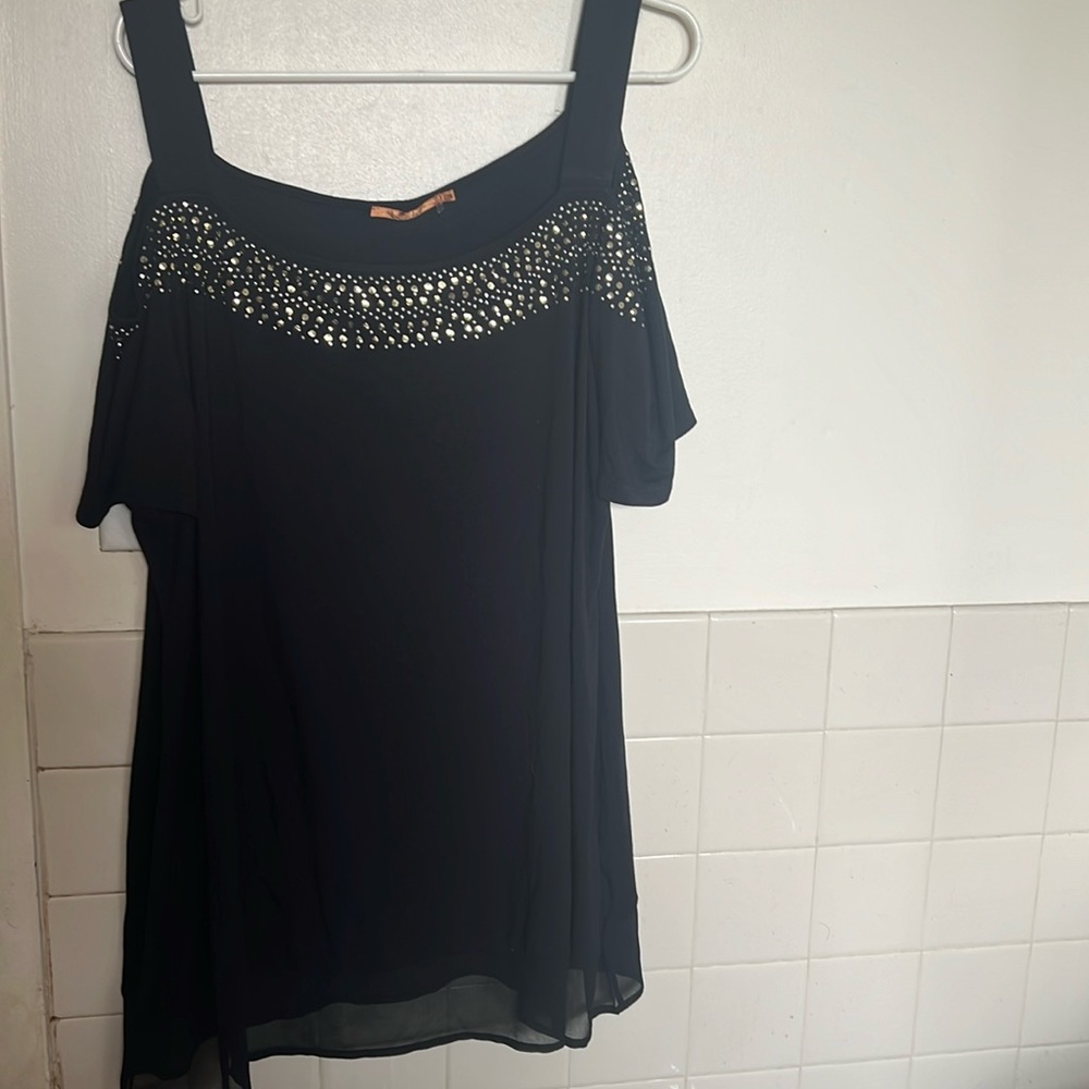 Belldini   Embellished Cold Shoulder Top 2X runs big like 3X